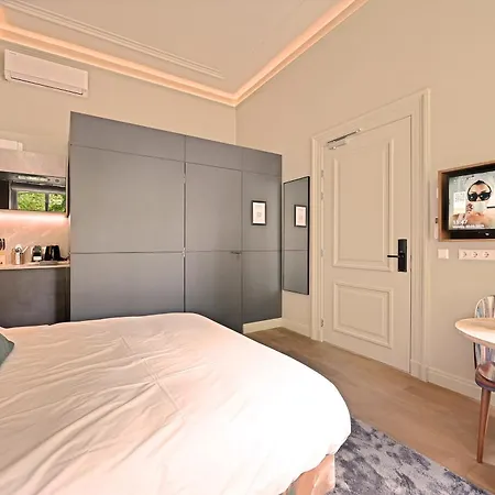 Novallure Nassau Apartahotel